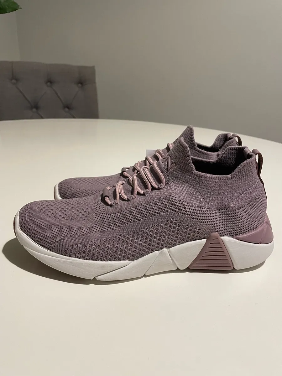 New Skechers trainers for women - Image 3