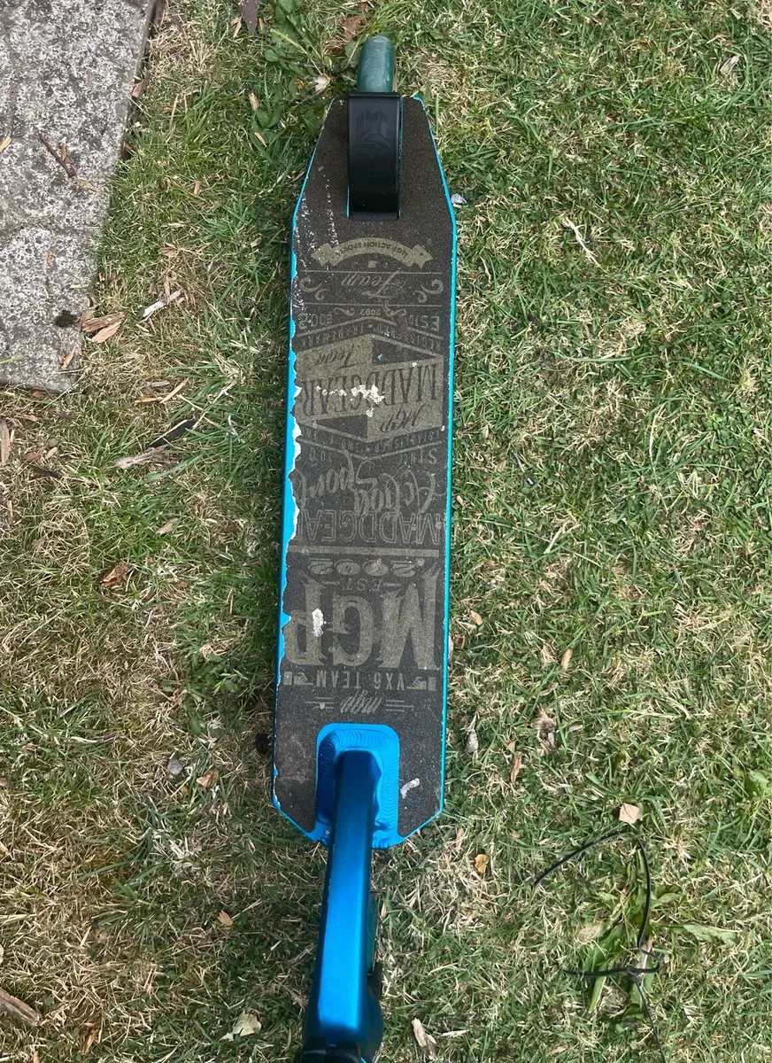 Mad Gear Pro VX6 Team Scooter - Image 4