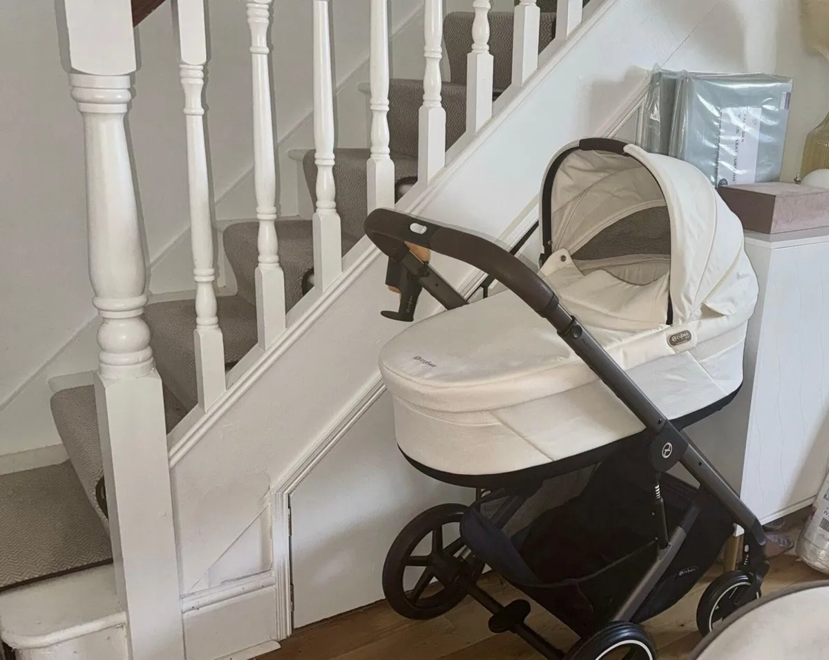 Premium Cybex Balios S Lux 3-in-1 Travel System + - Image 4