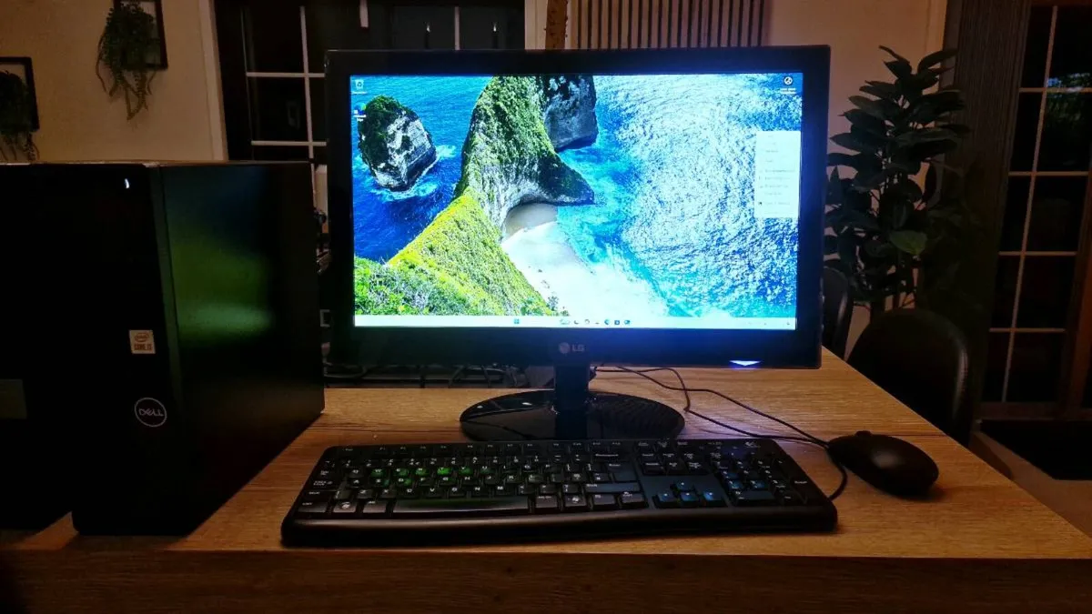 2x Dell Desktop Pc's - Image 1