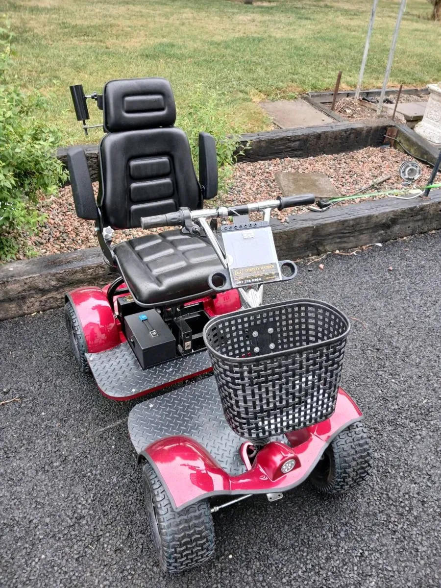 Single seat golf buggy - Image 2