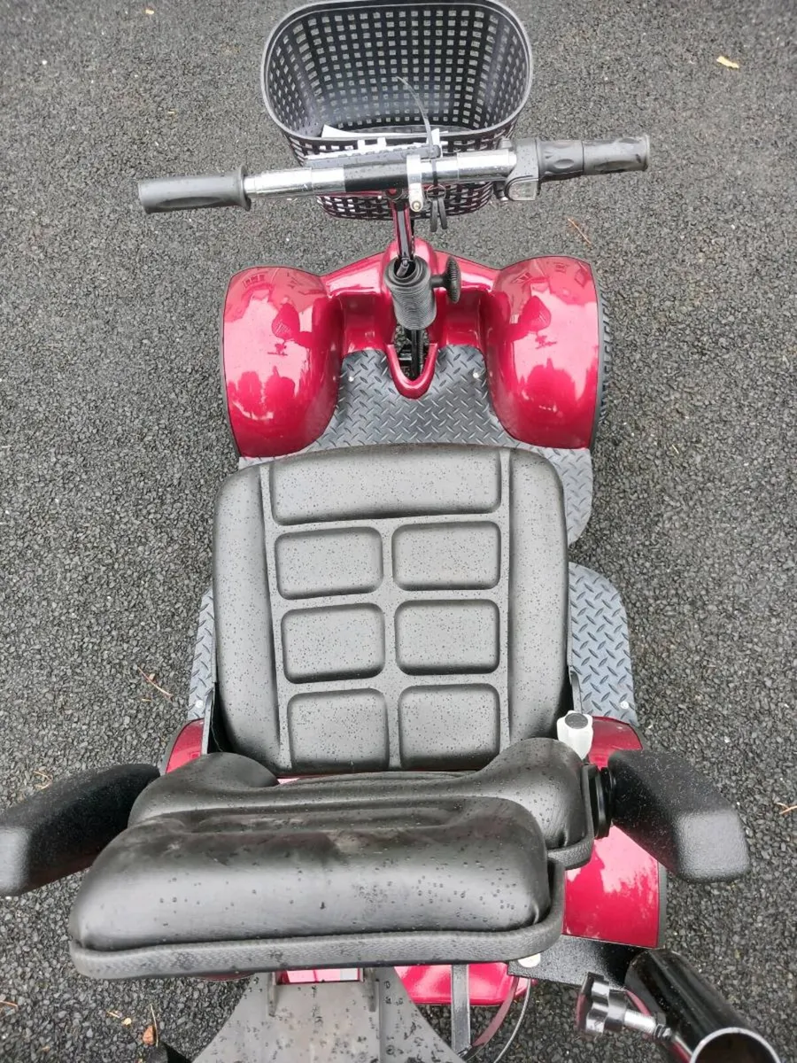 Single seat golf buggy - Image 4
