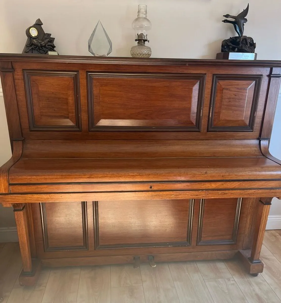 Upright Piano - Image 1