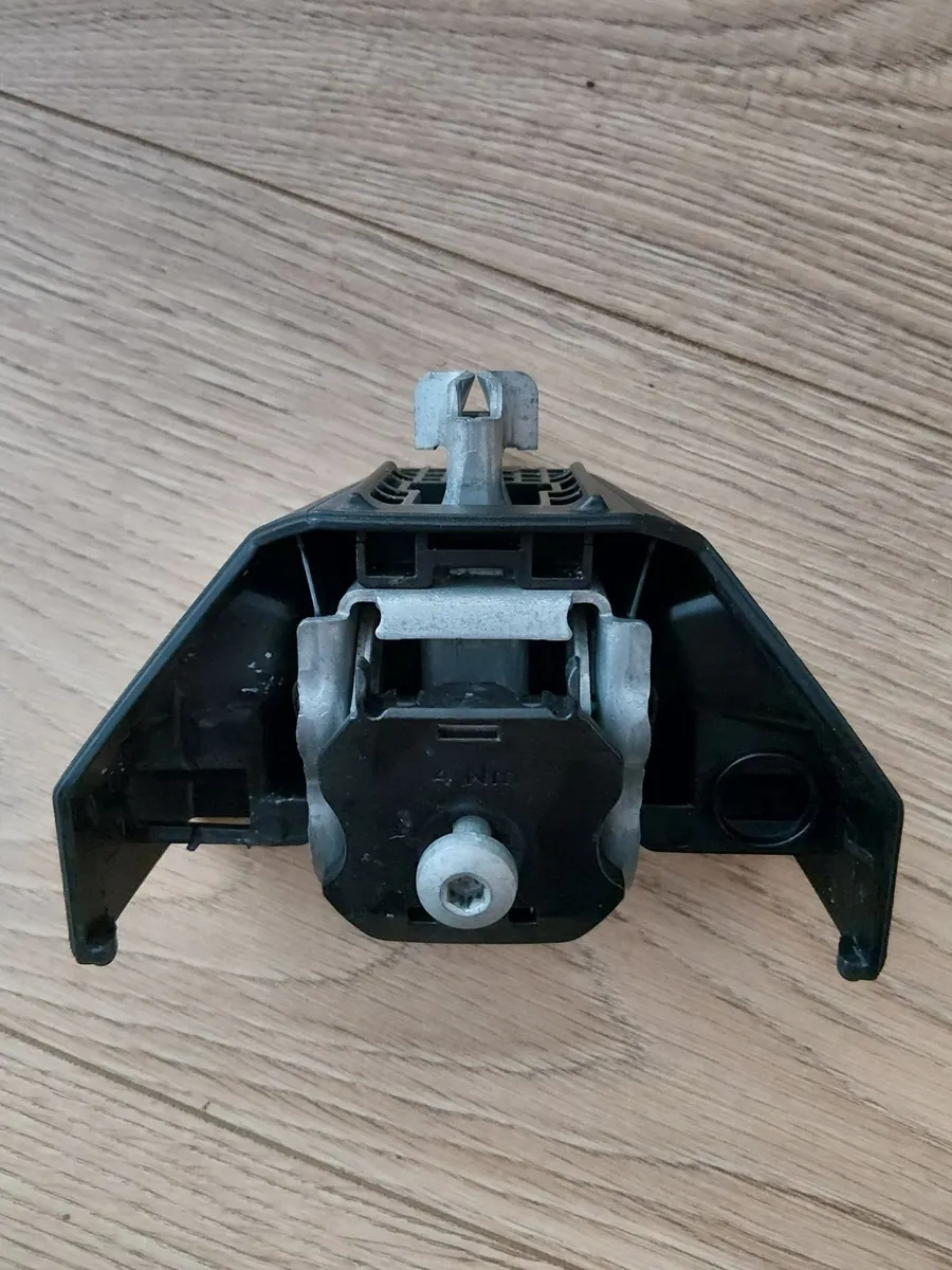 Mazda 3 Thule Roof Rack Fittings - Image 3