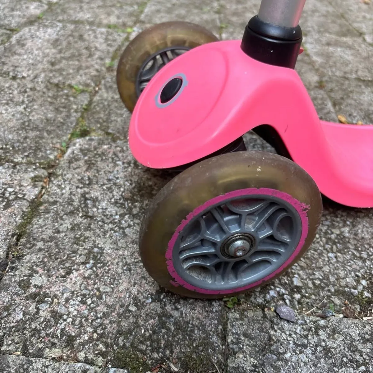 Scooter pink light up wheels - Image 4