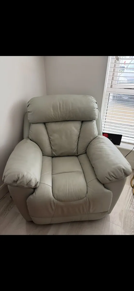 DFS Genuine Leather Electric & USB Recliner Suite - Image 4