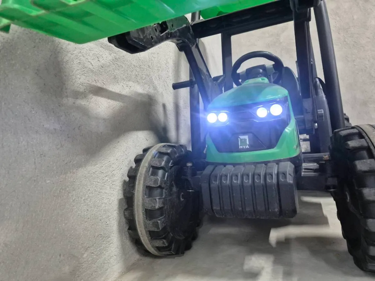 Kids Electric Tractor and trailer - Image 3