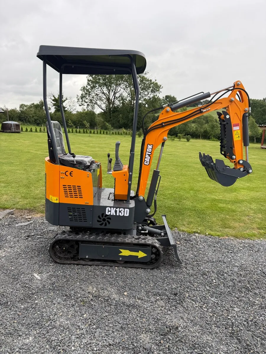 mini digger 1ton - Image 1