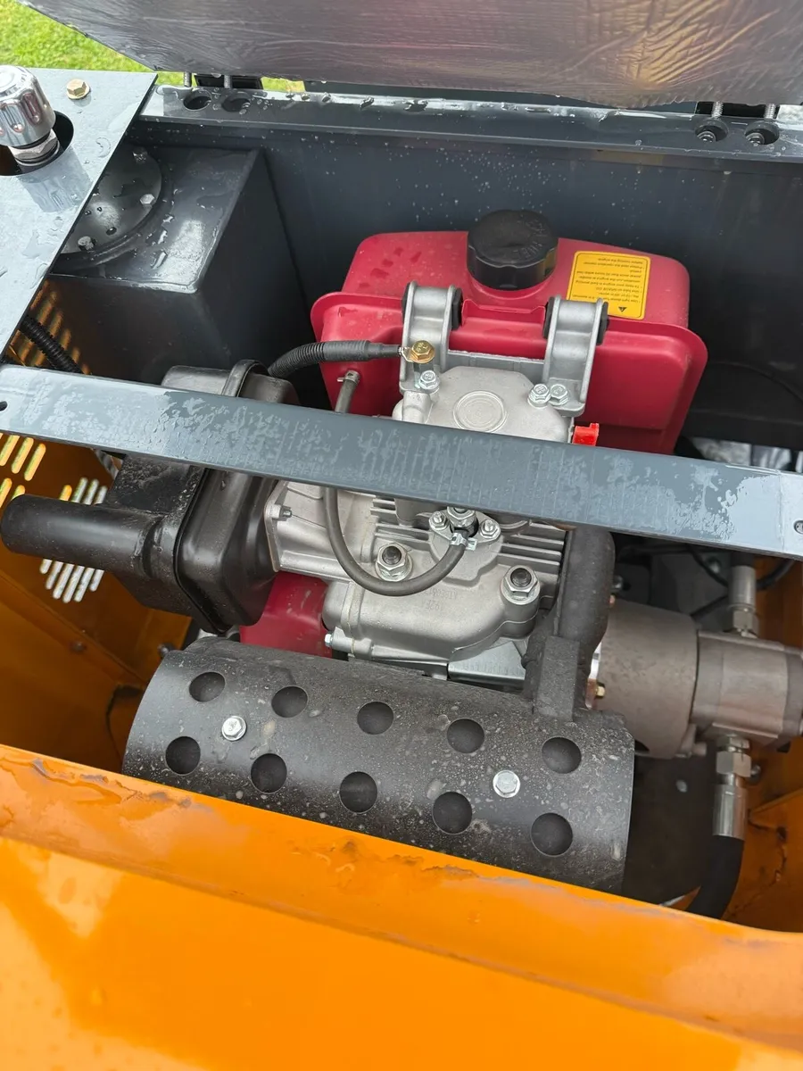 mini digger 1ton - Image 2
