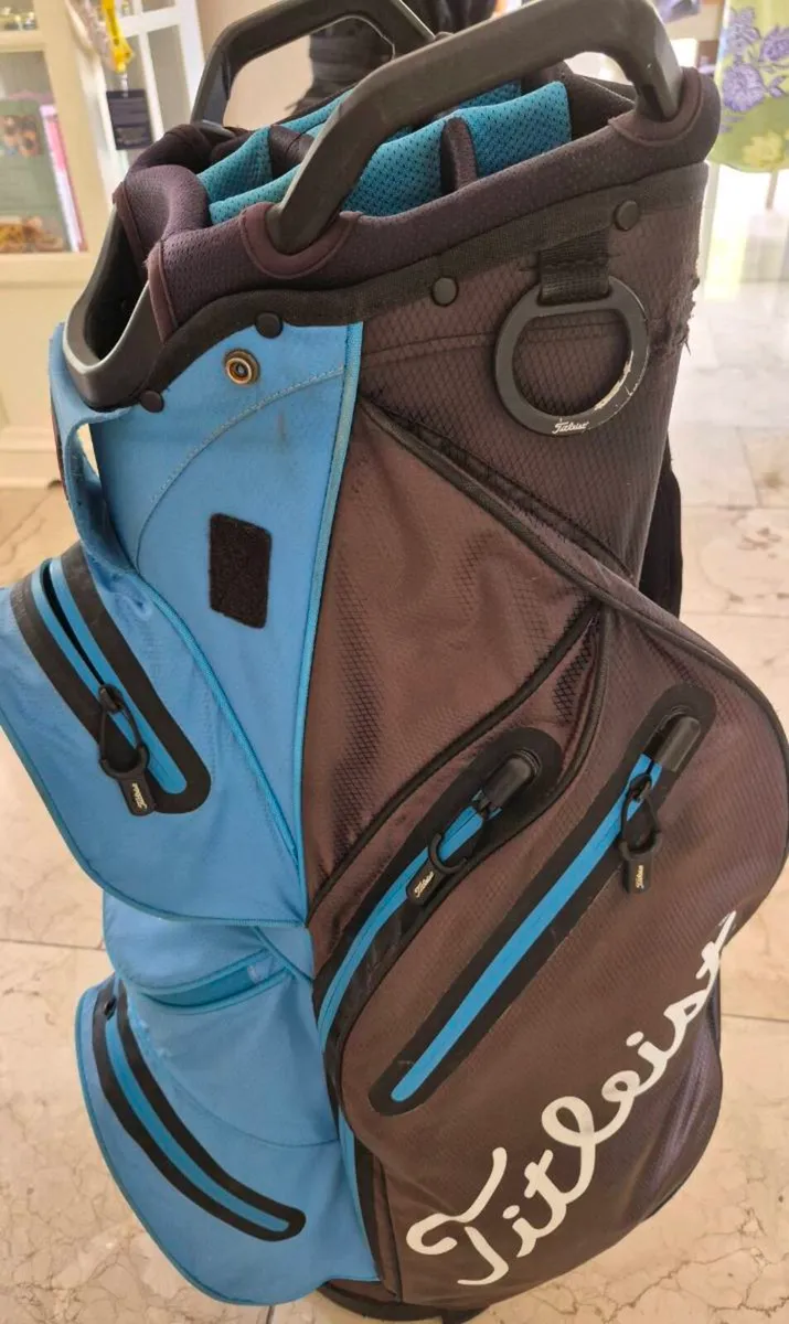 Titleist Waterproof golf cart bag. - Image 3