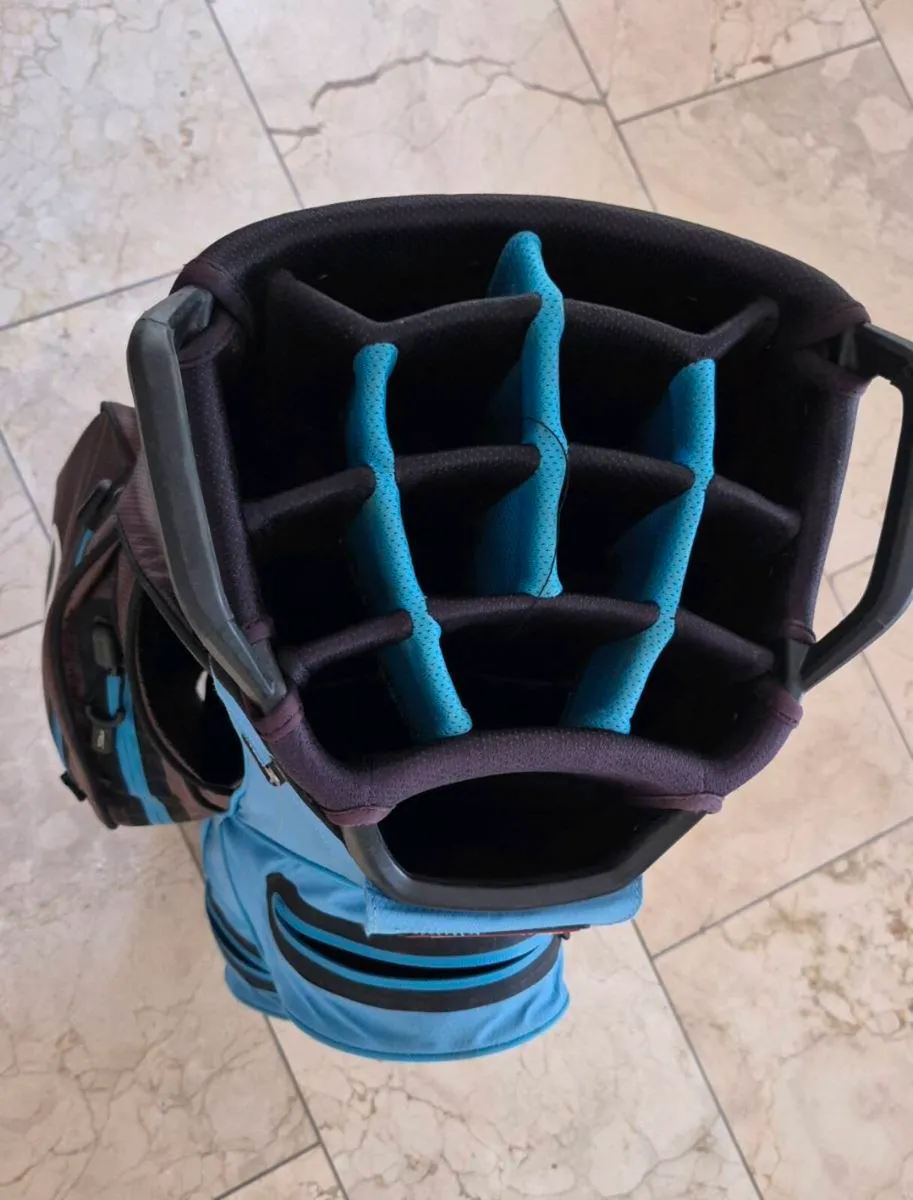 Titleist Waterproof golf cart bag. - Image 1