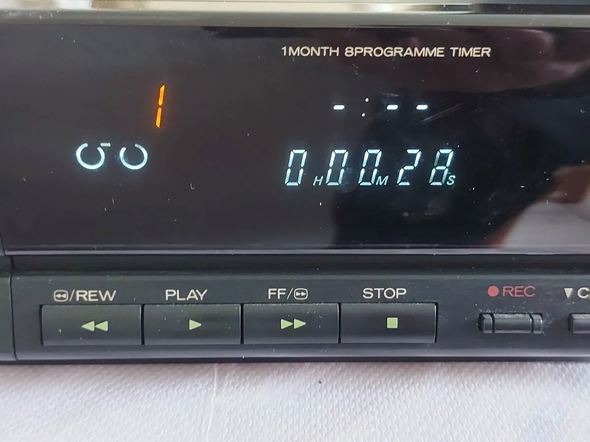 Mitsubishi Video Cassette Recorder HS-E10 with RC - Image 2