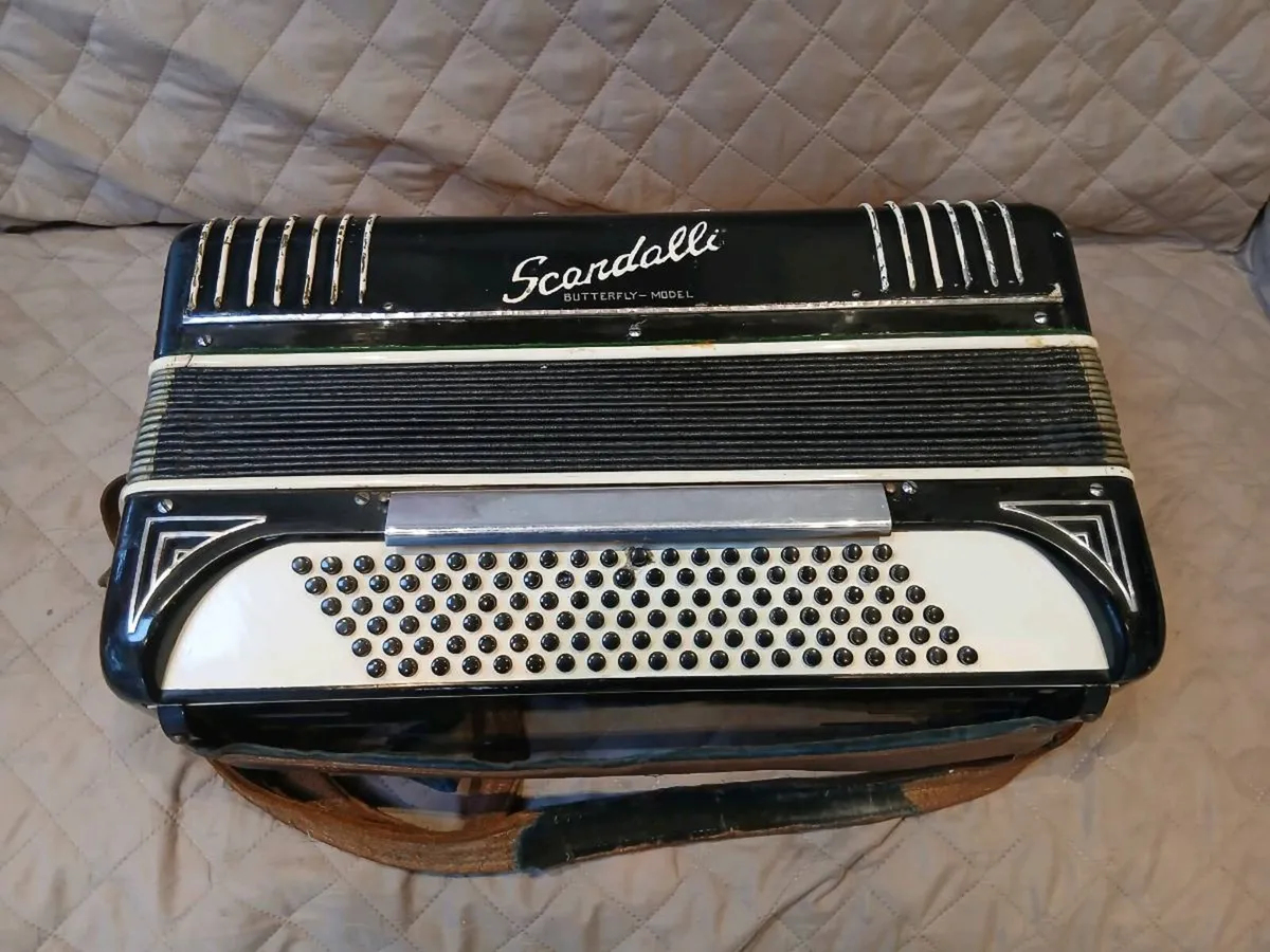Vintage scandalli accordion - Image 1