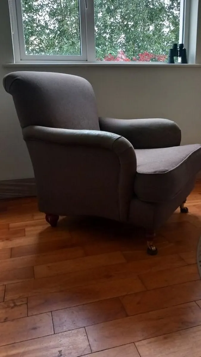Armchair - Image 1