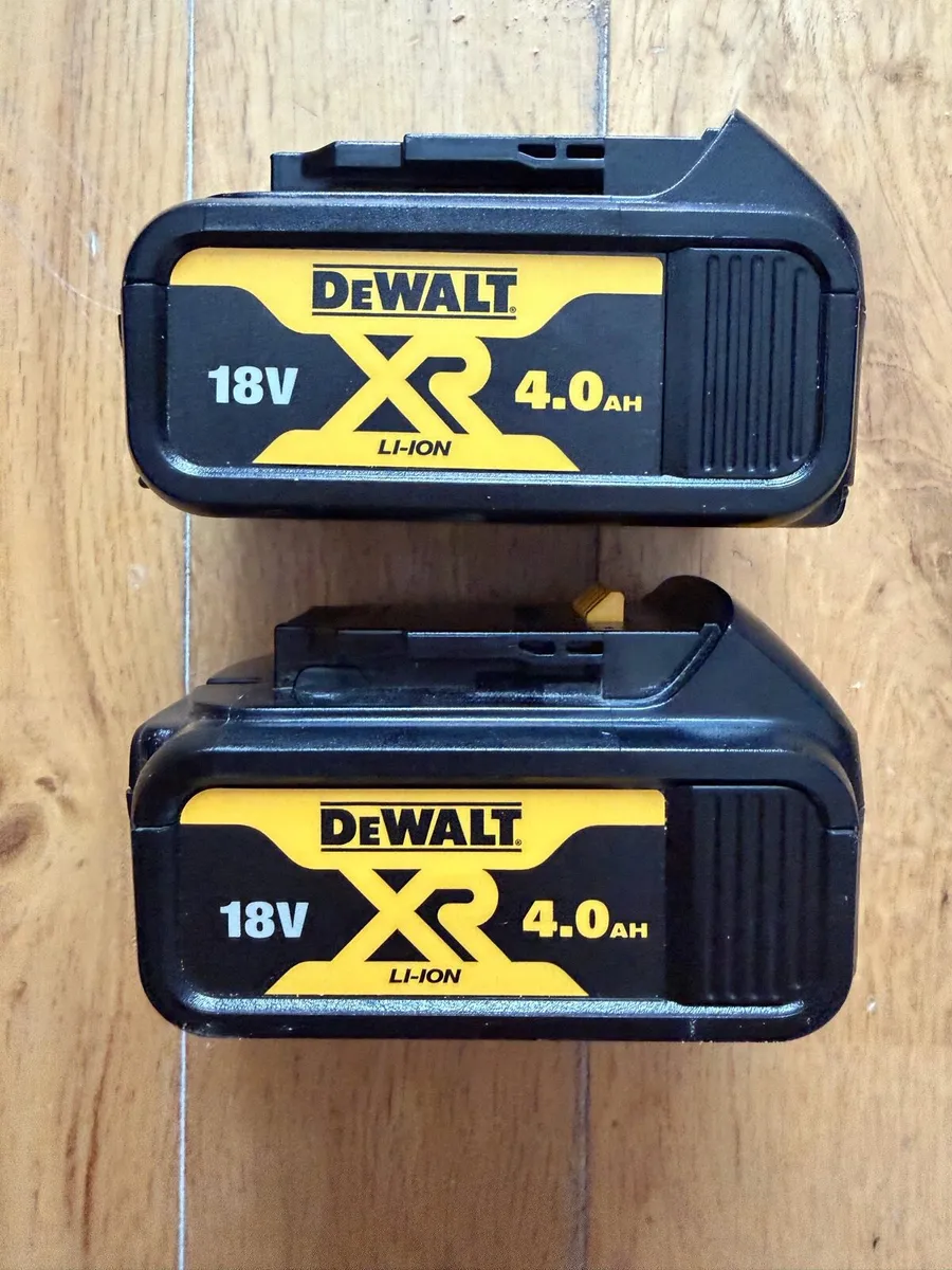 DeWalt 18V XR Brushless 4-Piece Tool Kit - Image 4