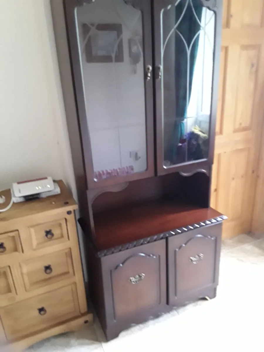 Mahogany russmore wall unit comes into two parts - Image 4
