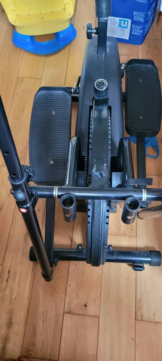 Cross trainer with saddle option
