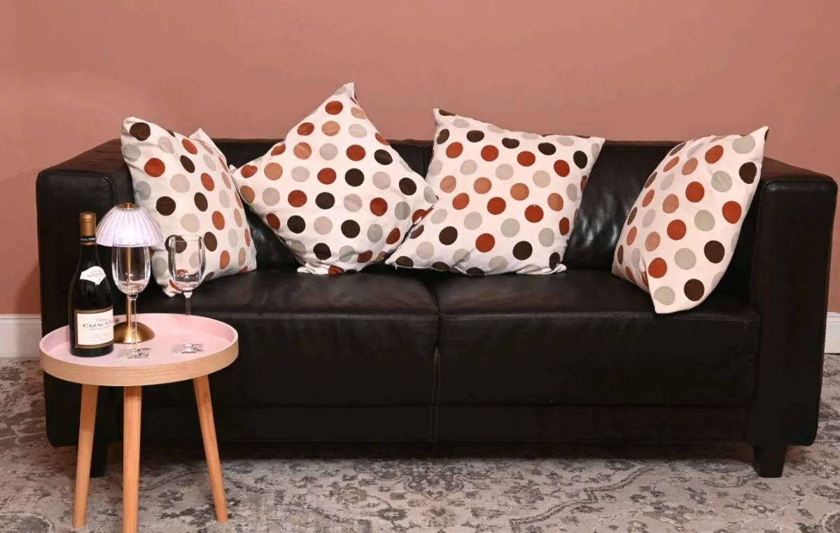 Excellent quality stylish brown leather couch - Image 3