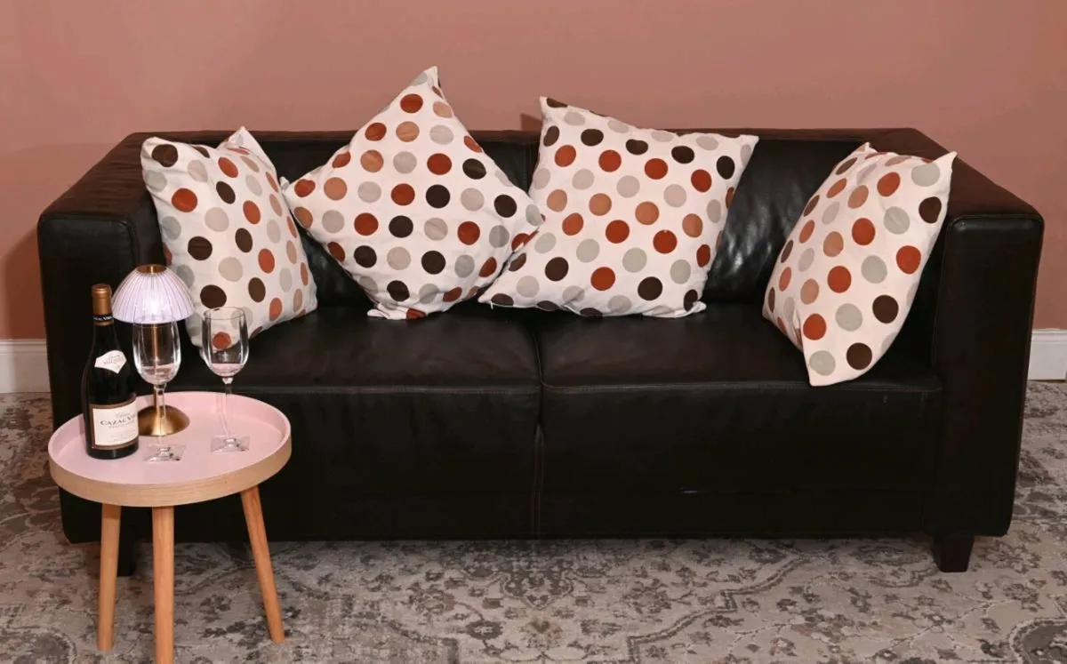 Excellent quality stylish brown leather couch - Image 4