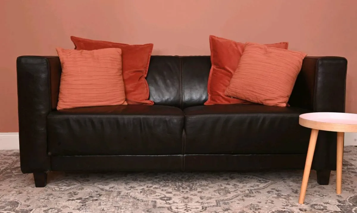 Excellent quality stylish brown leather couch - Image 1