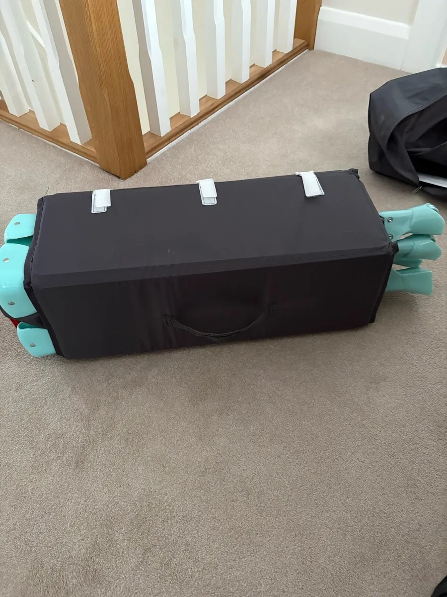 Babylo Travel Cot / playpen - Image 2
