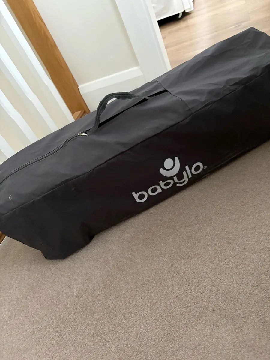 Babylo Travel Cot / playpen - Image 1