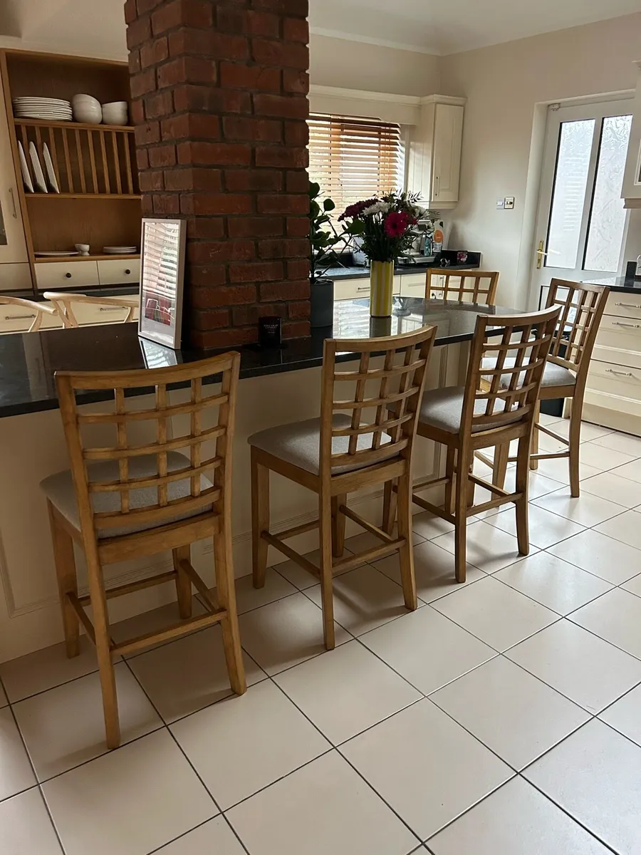 5 x Wooden Kitchen Barstools in Perfect Condition - Image 1