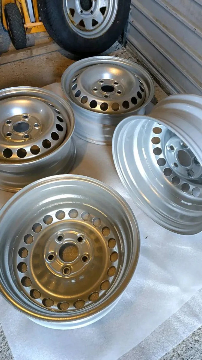 4 × Genuine VW Transporter T5 OEM Steel Wheels - Image 2