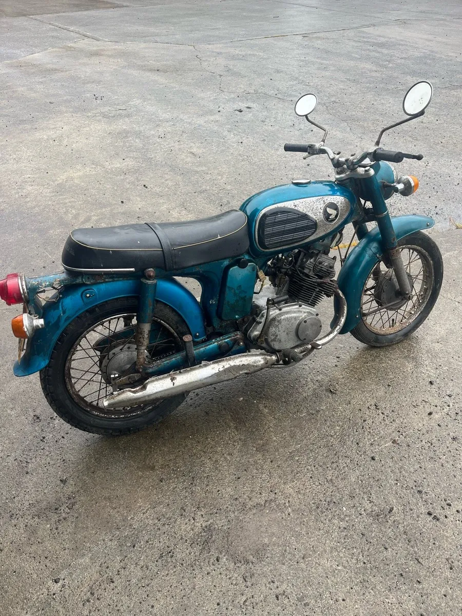 Vintage motorcycle - Image 1