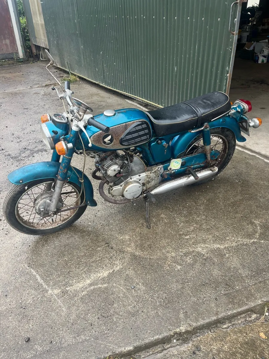 Vintage motorcycle - Image 2