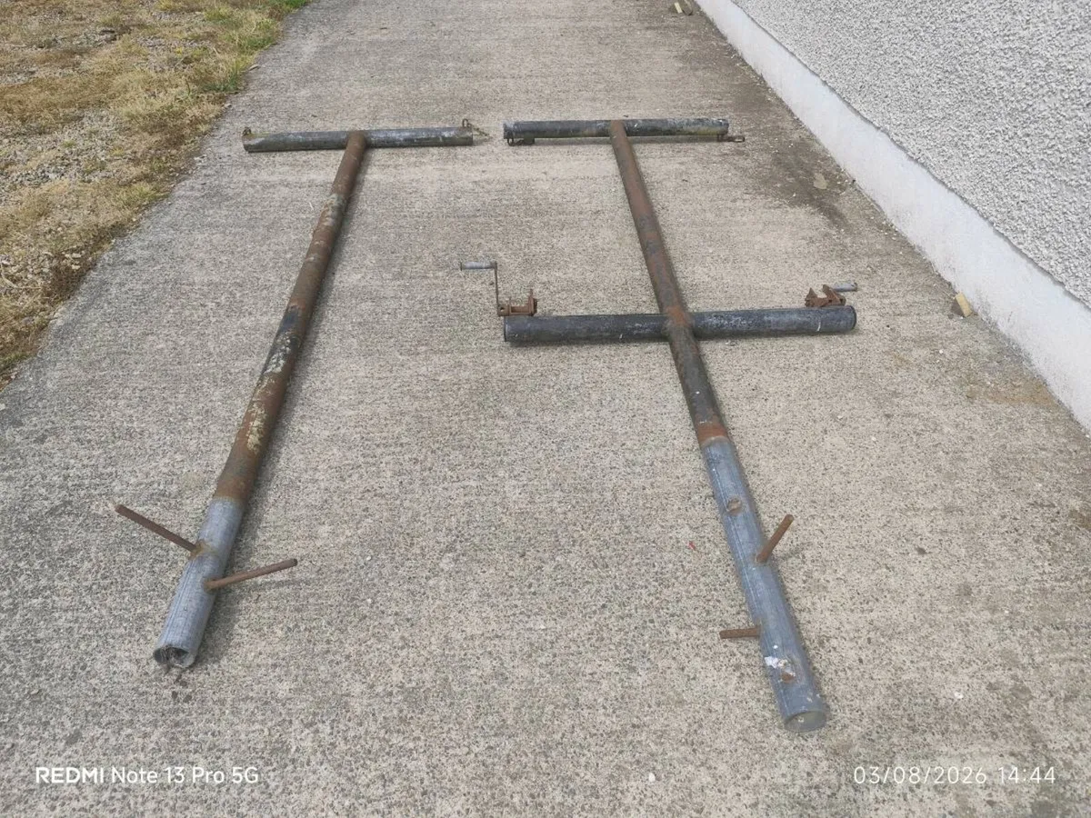 Clothes line €80 or best offer - Image 1