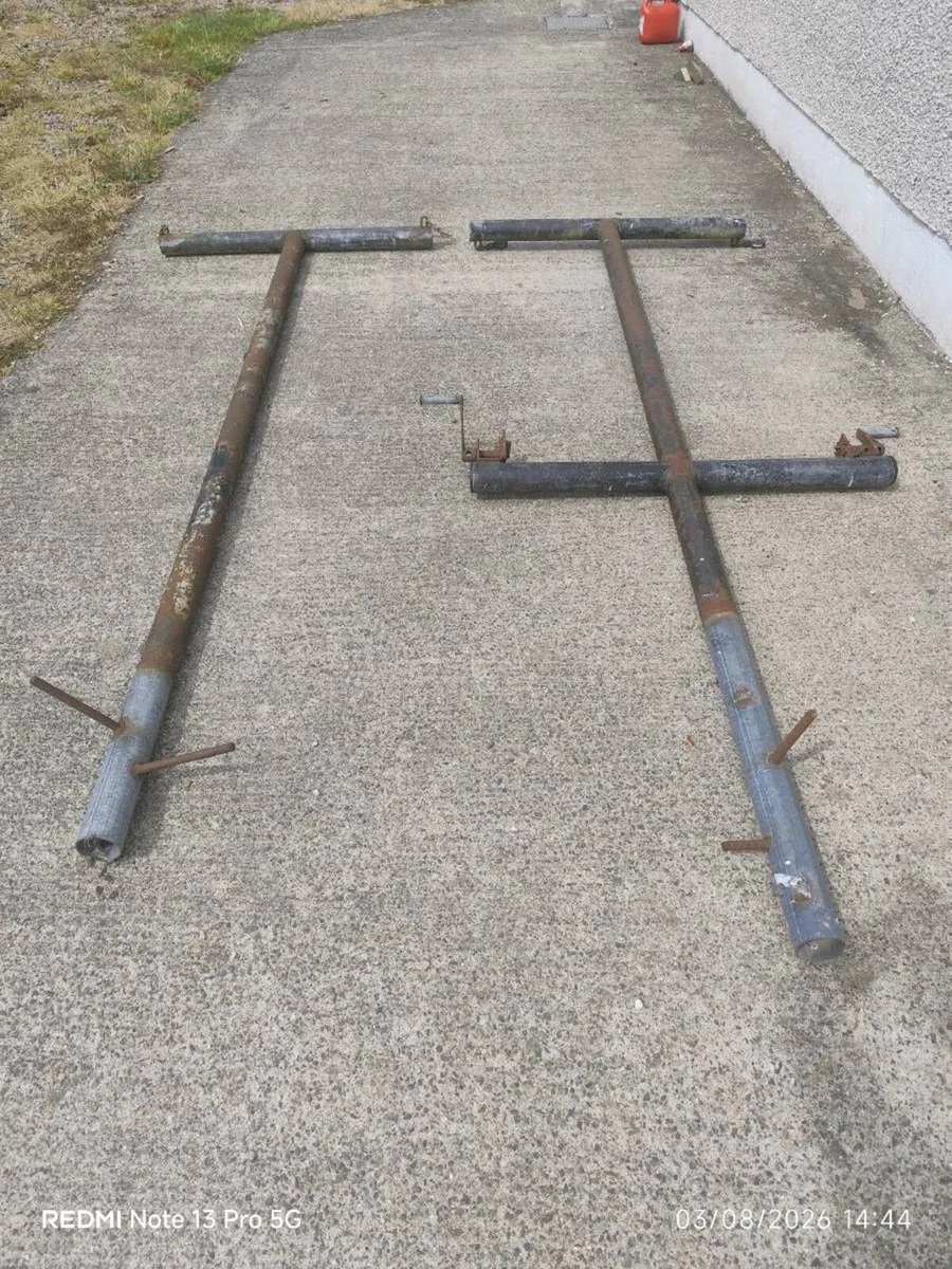 Clothes line €80 or best offer - Image 2