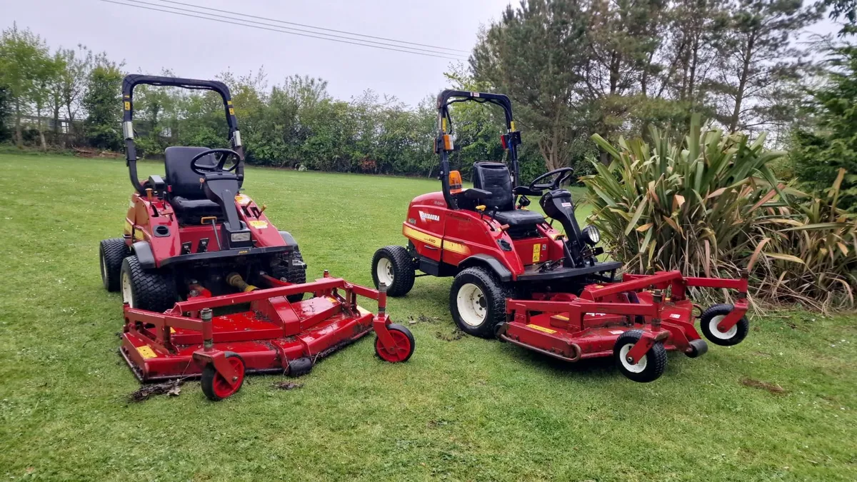 Shibaura CM374 37hp outfront ride on mower - Image 1