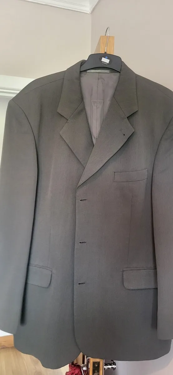 Clothes/shoes - Image 3