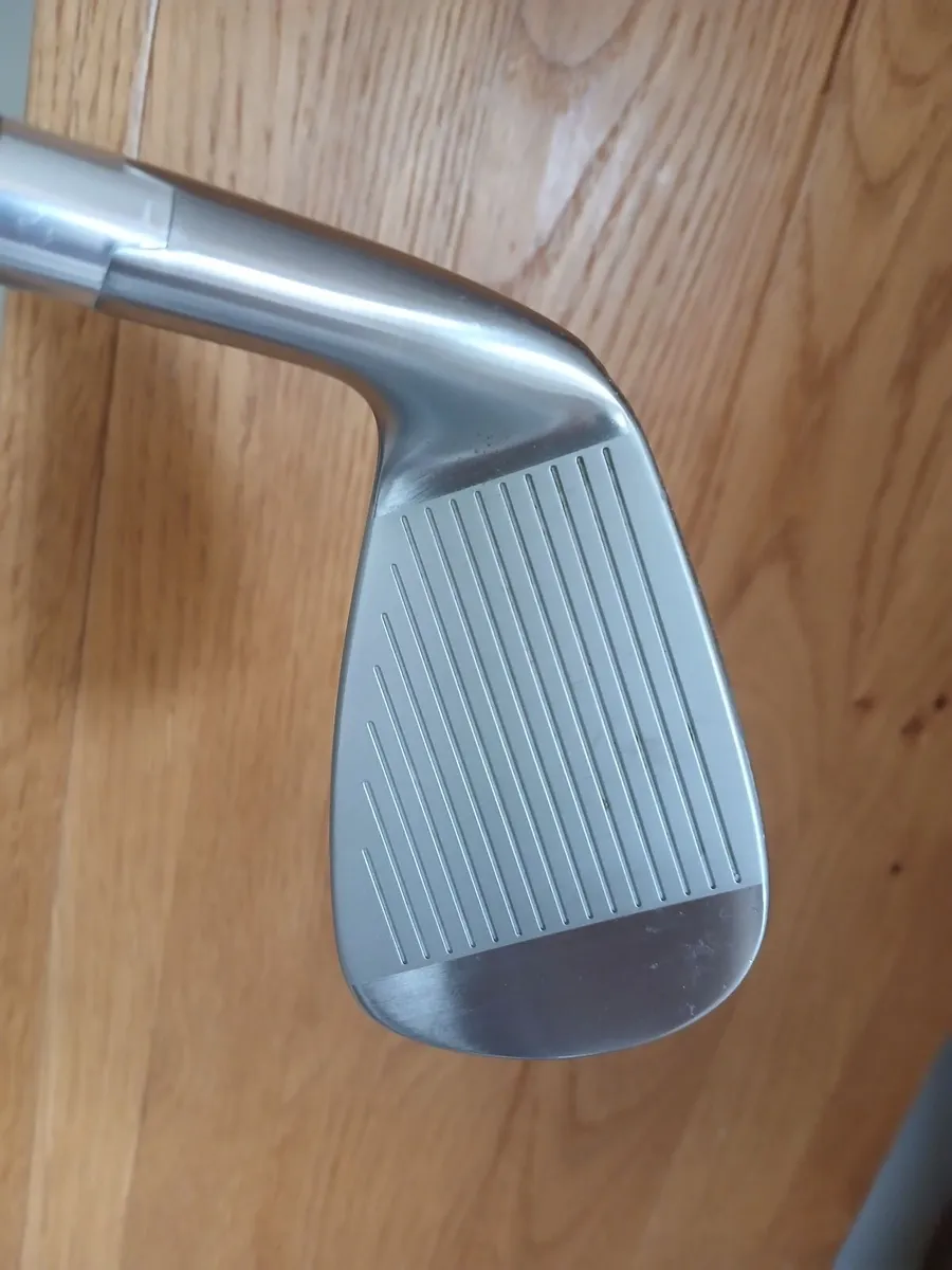 Cobra One Length 9 iron - Image 2