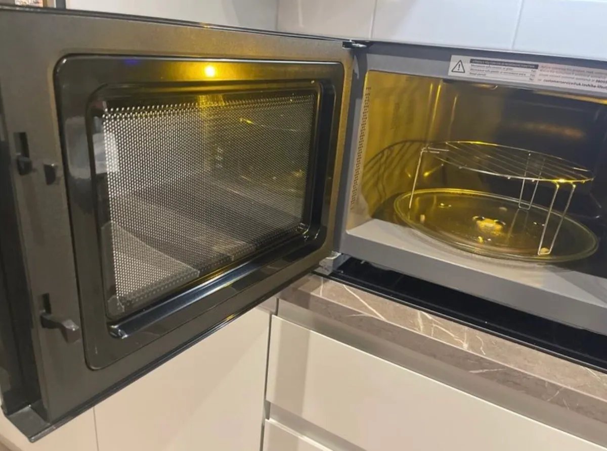 Microwave - Image 1