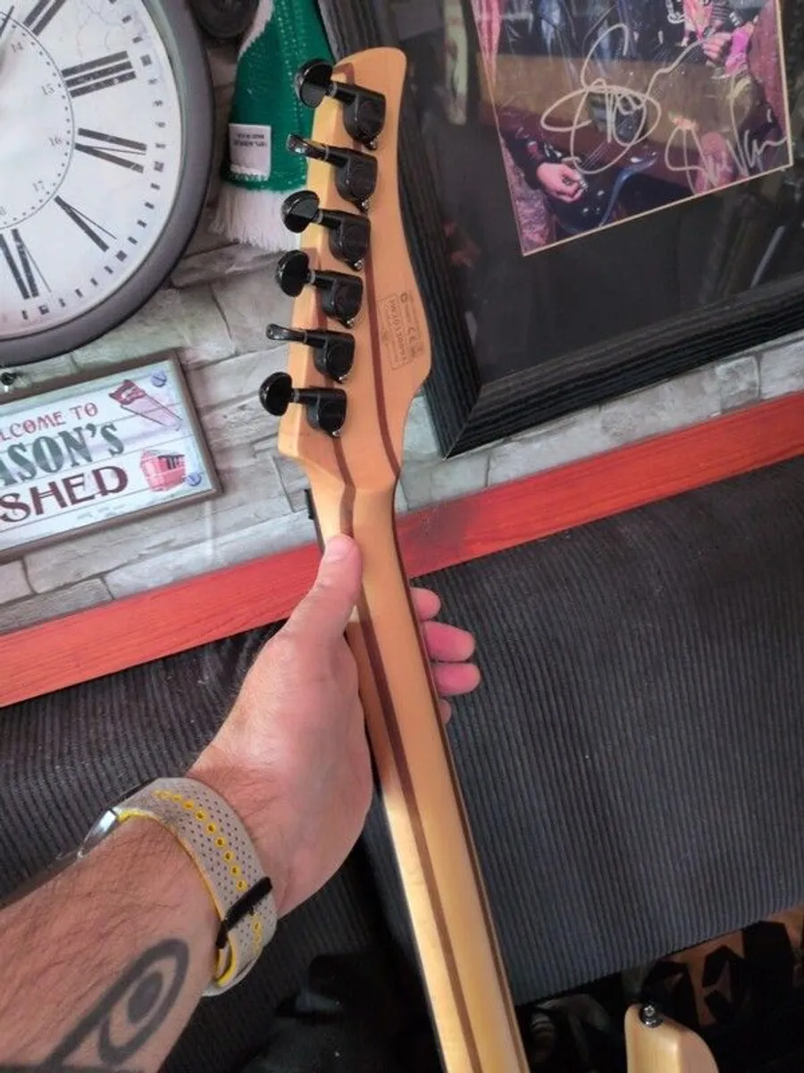 Schecter Reaper 6 FR with sustainiac - Image 4
