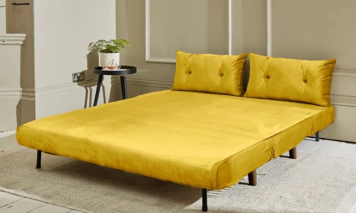 Couch - Image 4