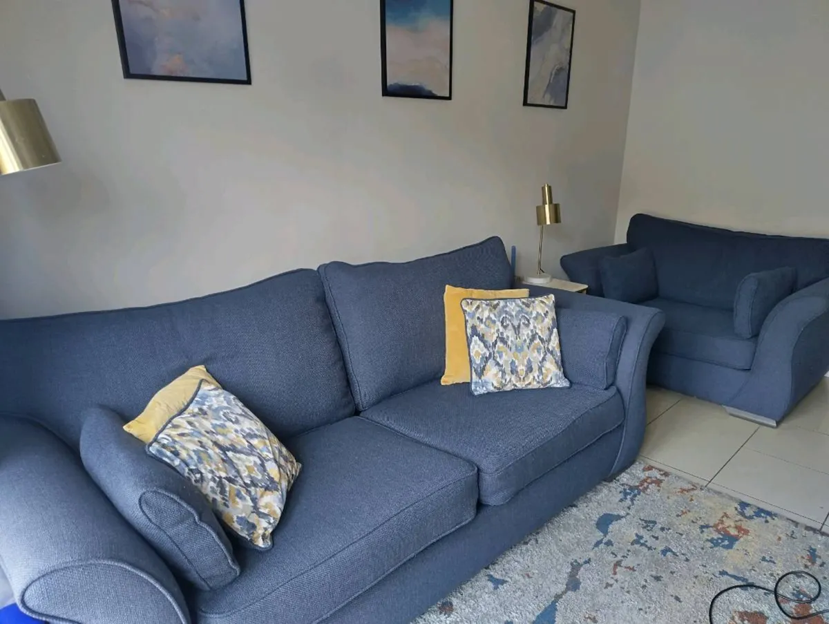 Couch and chair set - Image 3