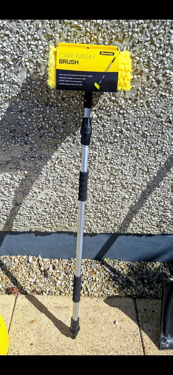 Welltool Carwash Brush - Image 1