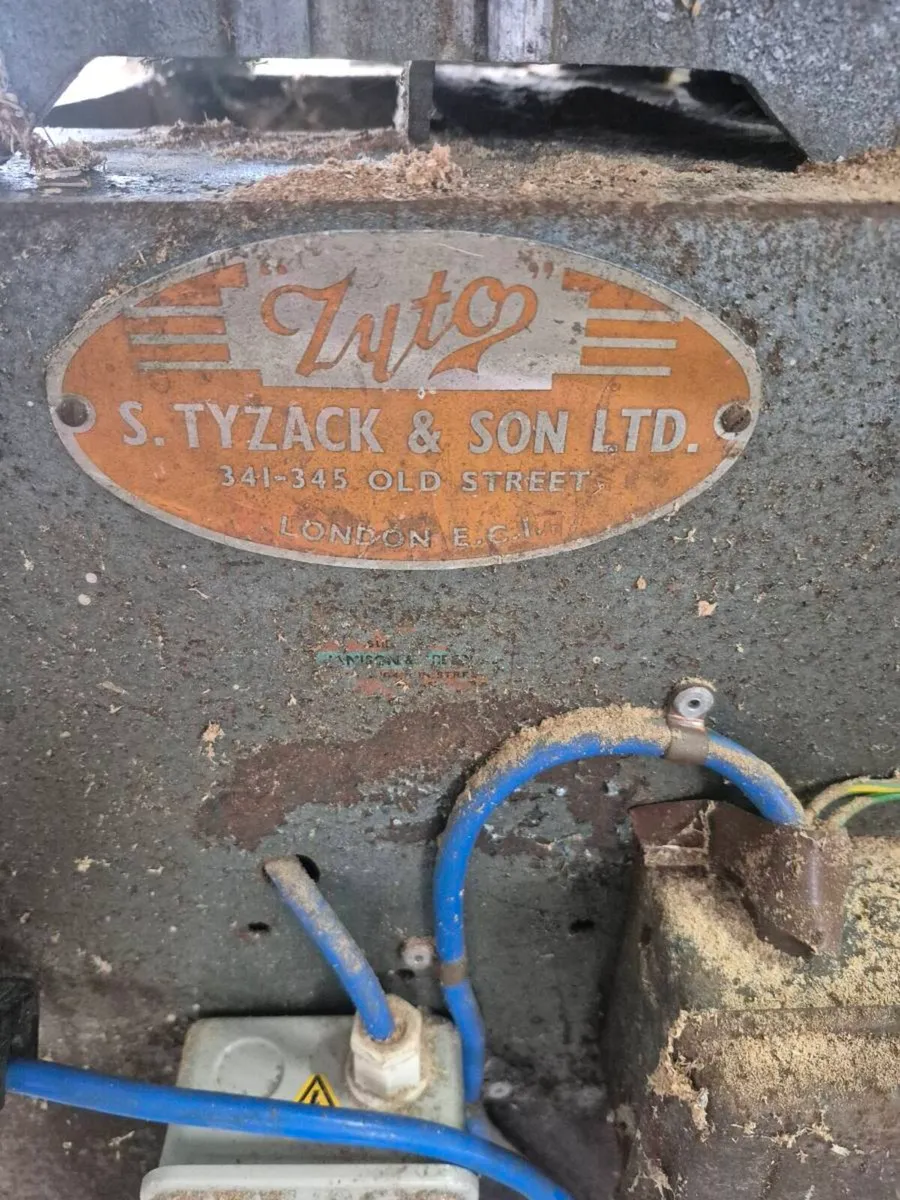Cast iron bench saw - Image 2
