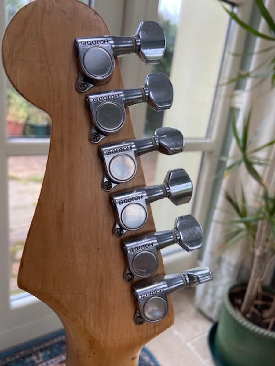 Fender Squire Japan Silver Series guitar - Image 4