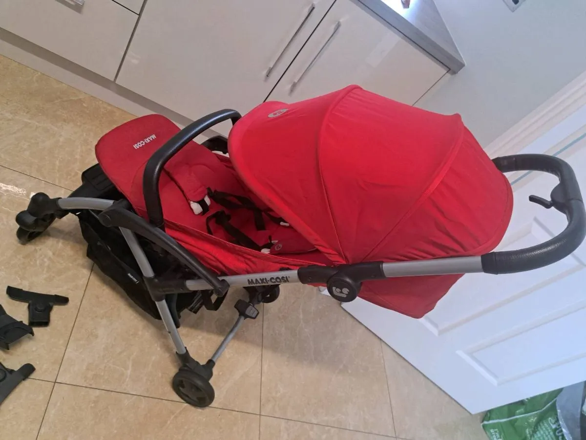 Light travel Maxi Cosi stroller - Image 1