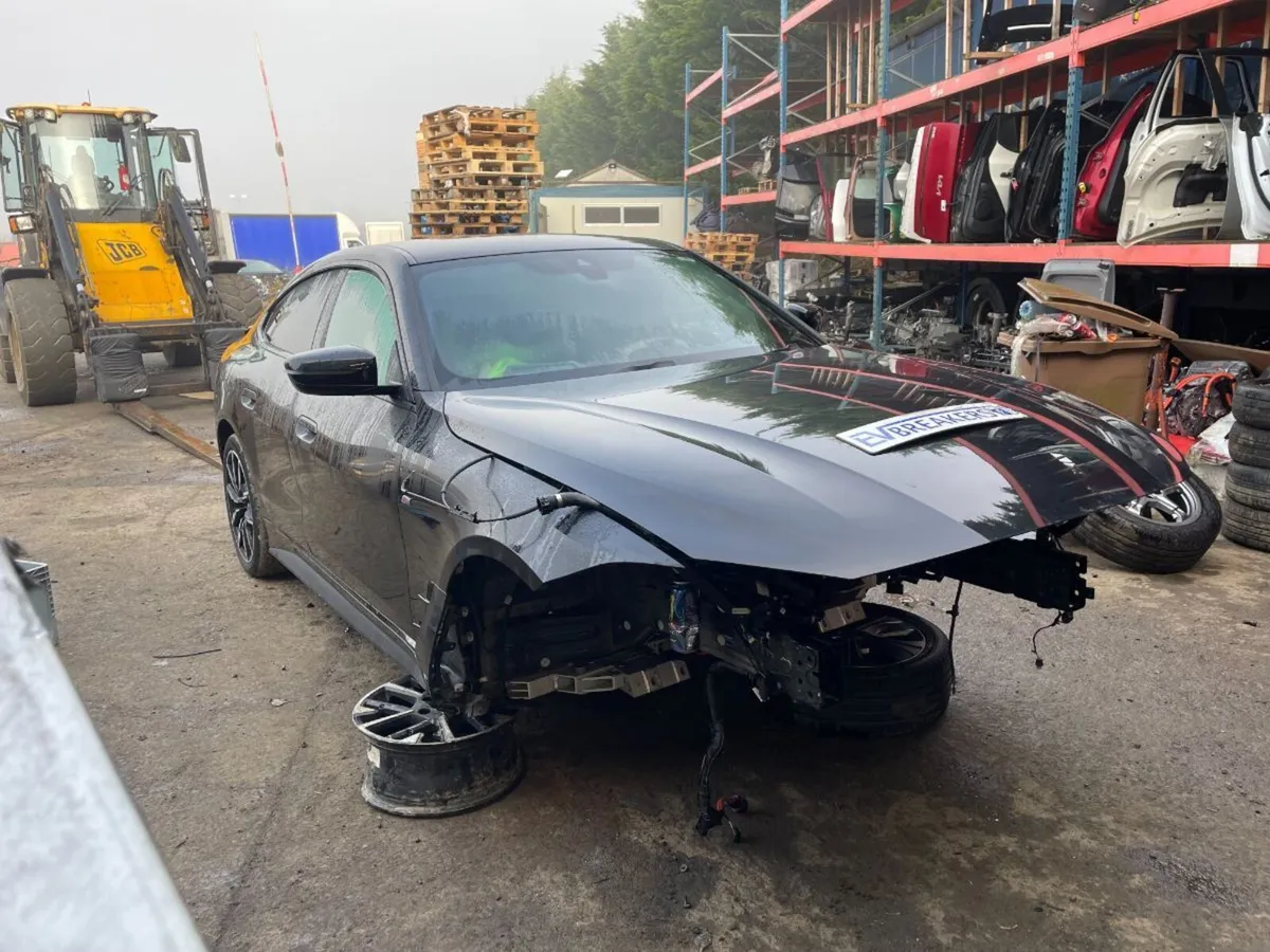 BMW i4 FOR BREAKING - MULTIPLE IN STOCK - Image 4