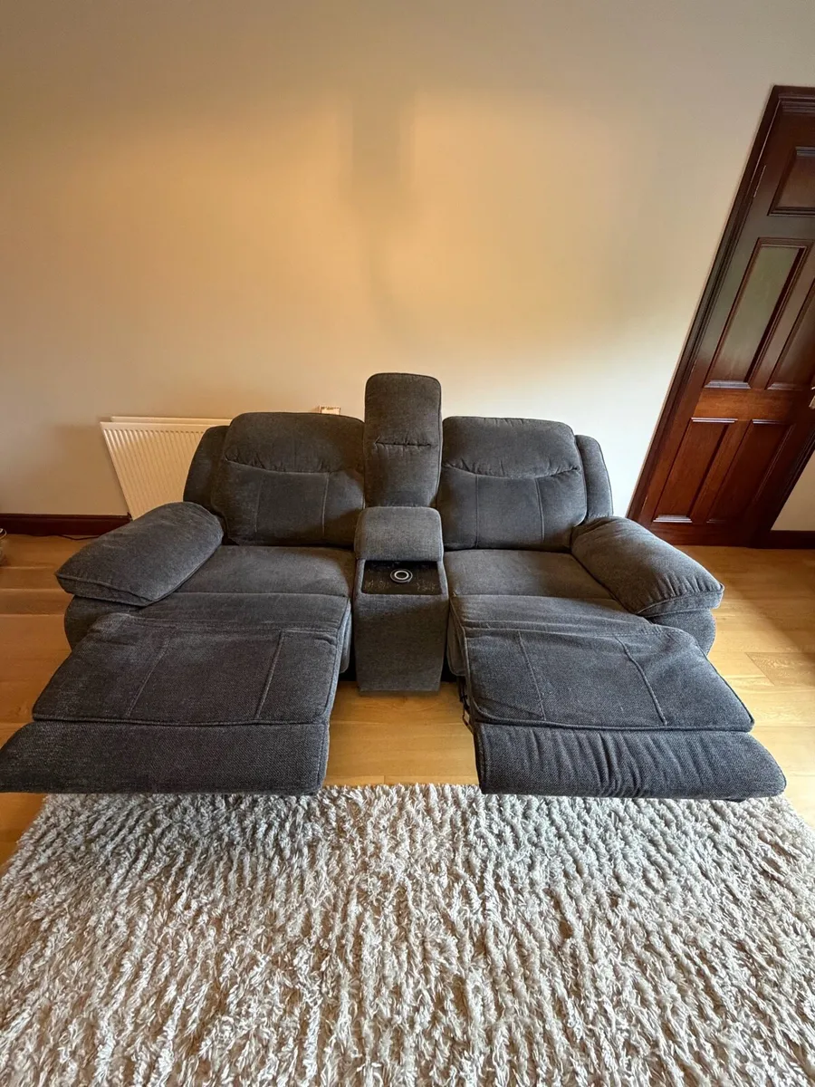 Electric 2 Seater Recliner and Console (1 year old - Image 2