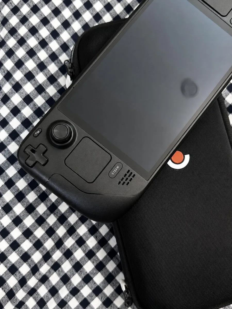 Steam Deck OLED 512GB with Case, Charger - Image 4