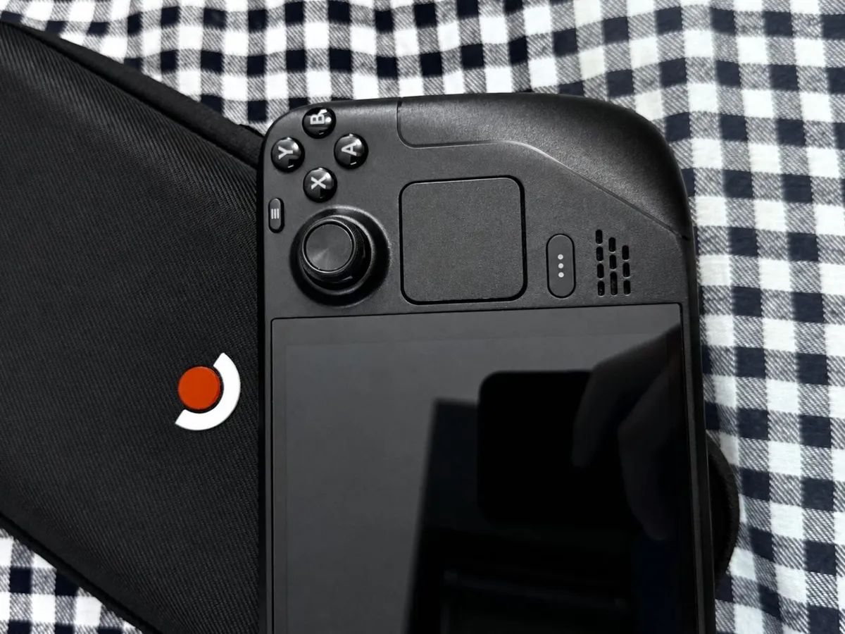 Steam Deck OLED 512GB with Case, Charger - Image 2
