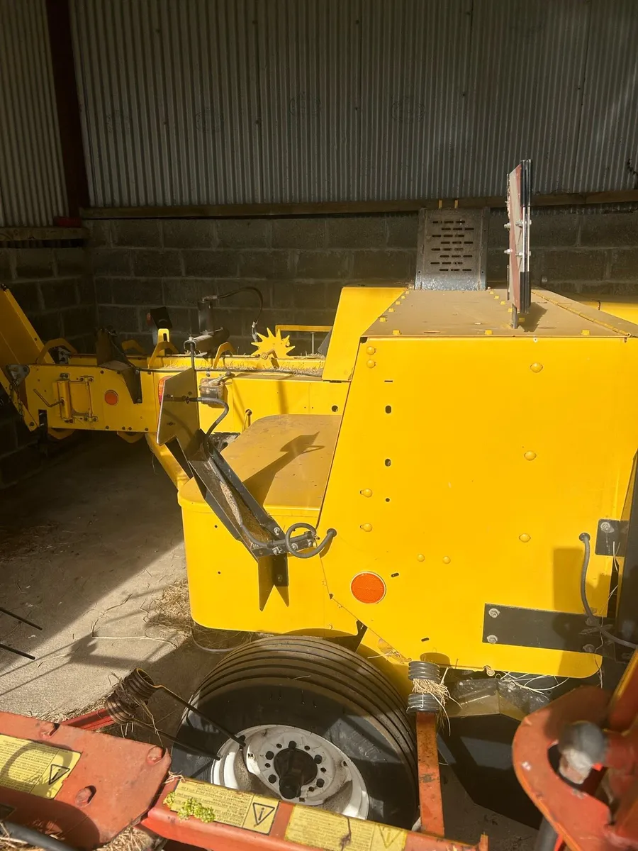 New Holland BC 5070 baler - Image 4