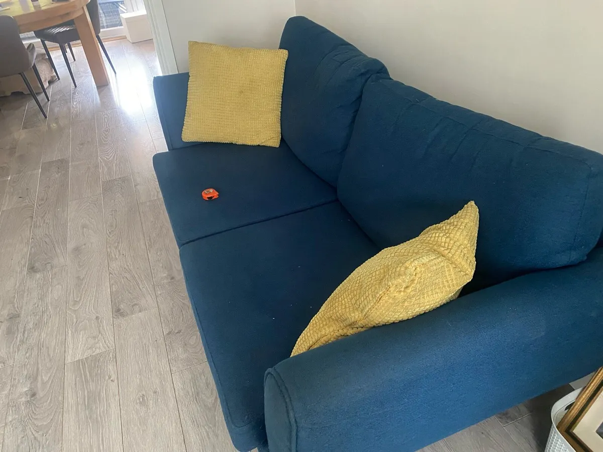 Couch - Image 2
