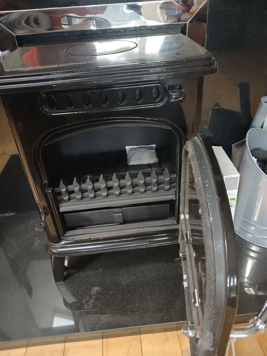 Black enamel Firewarm 4.6 kw solid fuel stove - Image 2